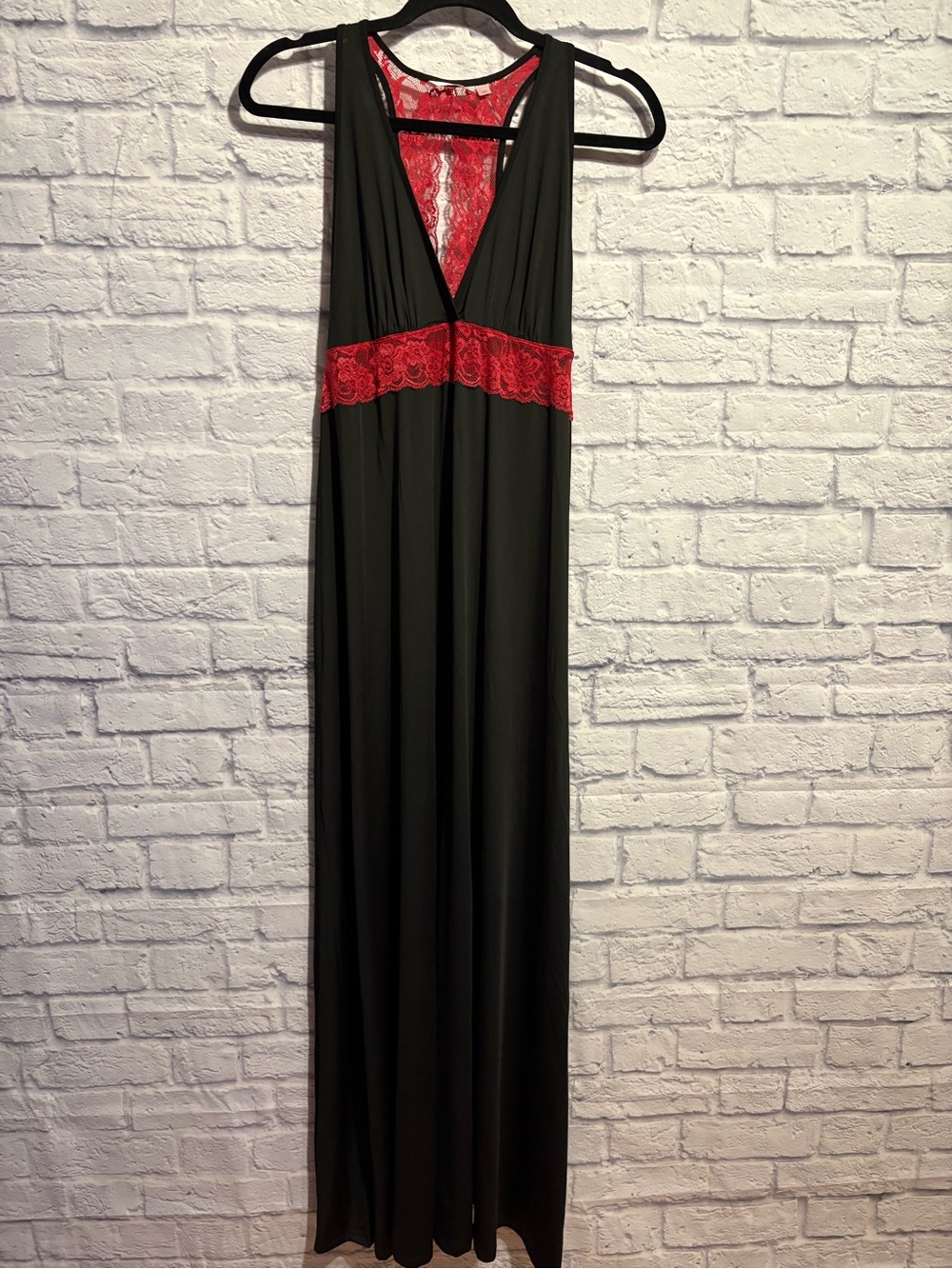 La Vie En Rose Black Maxi Night Gown  with Red Lace Accents Large
